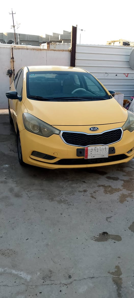 سلام عليكم كيه فورتي البيع
2014/مكينه 2000جي دي اي 
مكينه كير خير من الله 
سياره حلوه كاعده
ليبل واحد
حادثه قبق جنطه شويه بدون دواخل 
مكاني غزاليه سعر  110
*********** واتساب
‏‪***********
