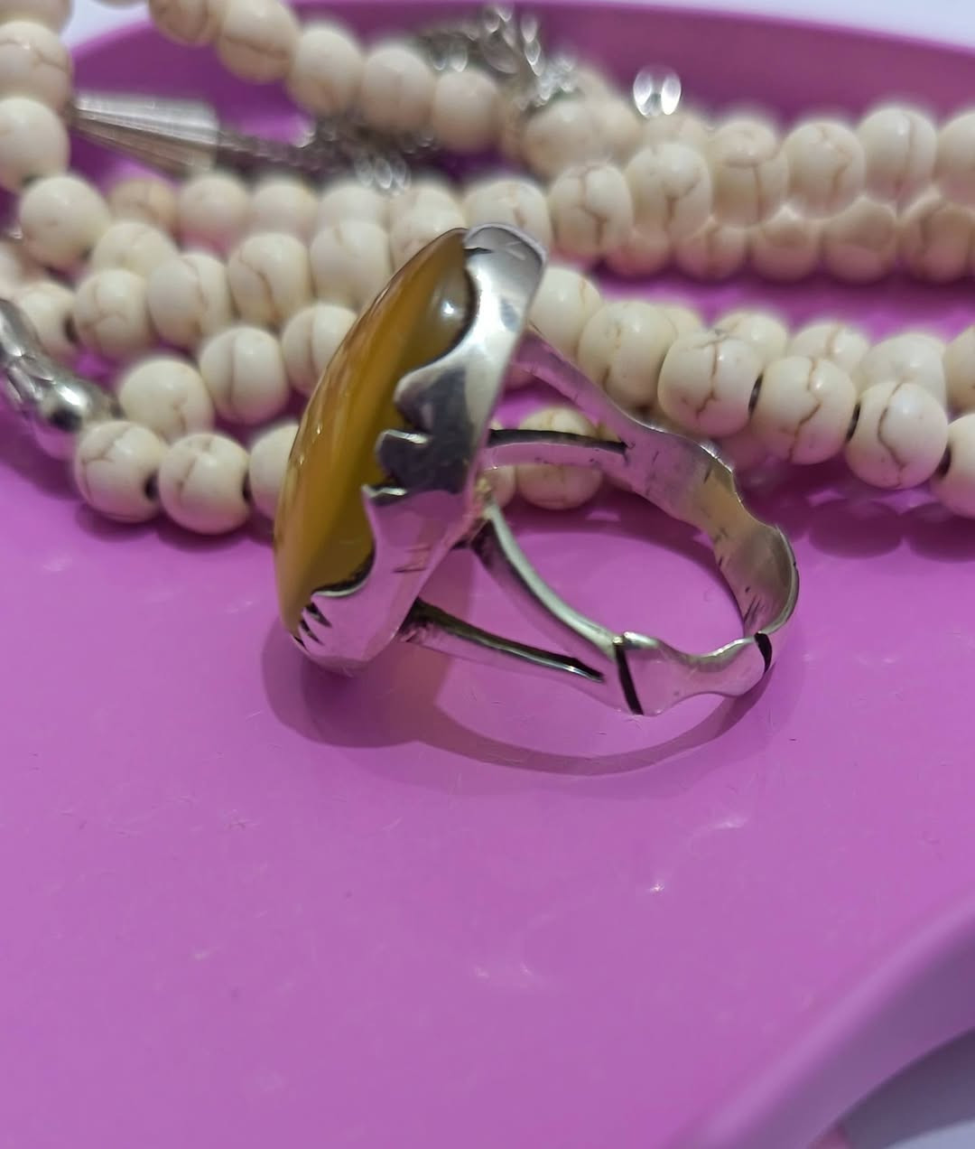 اللهم صل على محمد وآل محمد الطيبين الطاهرين تحفة من العقيق الاصفر اليماني (شرف الشمس)
صياغة يدوية ثقيلة
سعر الخاتم 75
للأستفسار *********** واتساب او مراسلتنا عالخاص
وإن شاء الله نكون في خدمتكم
