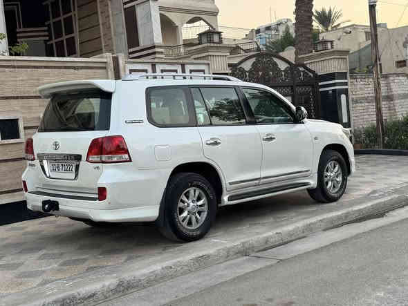 السلام عليكم
لاندكروز 2011 ستينه اصل كفاله عامه حته الدعاميات
محرك 6 سلندر ماشيه 168 كم سياره جديده
فول مواصفات ومنزل فديو توضيحي بلمنشور
العنوان بغداد السيديه
السعر 325$
للاستفسار ***********
