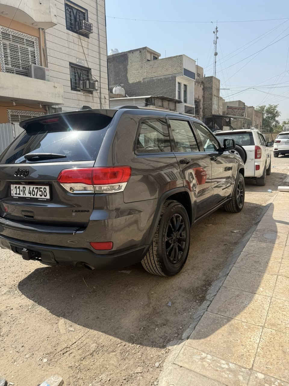 السلام عليكم جيب لاريدو 2014 بدون ايرباك السيارة تشغيل عن بعد كشن كهرباء استرين هيتر شاشة جبيرة شفتات استيرن كير طيارة 8 نمر المرغوب السيارة عليها ادامة كاملة وباسمي والرقم الجديد بغداد تحويل مباشر السيارة بيها 3 قطع صبغ السعر 170 وبي مجال للشراي مامتواجد فيس فقط واتساب ***********
