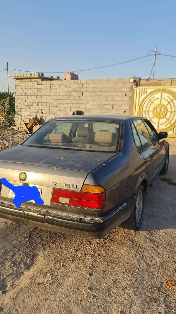 جاهزه من كلشي حداديه كير مكينه كلشي بيها جديد سياره رقمها بغداد صدامي سعرها ٣٥ بيها مجال بصيط رقمي ***********
