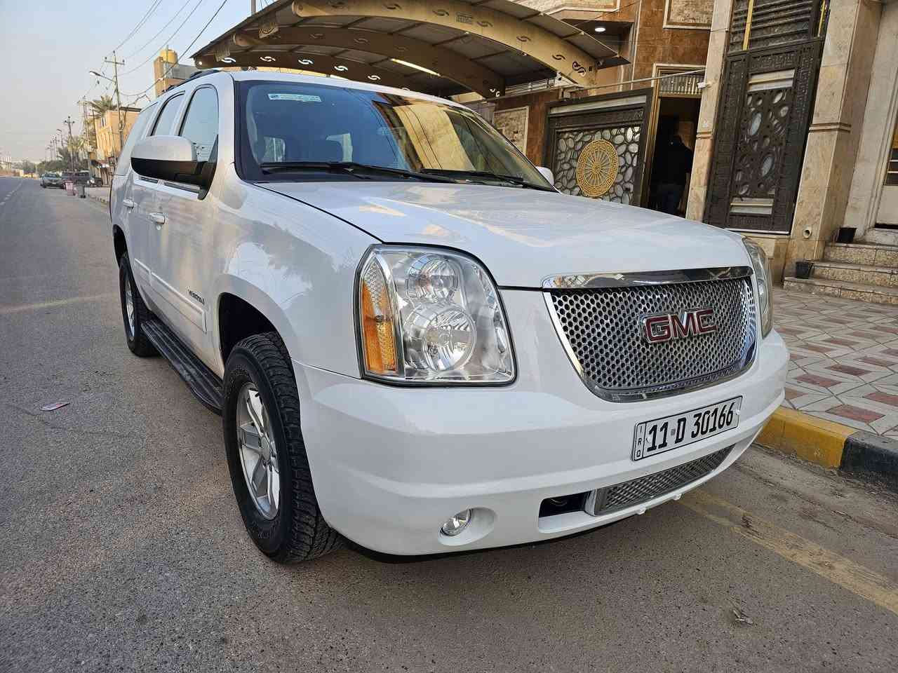 السلام عليكم للبيع جي ام سي يوكن بتره 2011 خليجي وكاله الغانم السياره جديده بحالة الوكاله مكفوله من الصبغ مواصفات SLE رقم بغداد  للستفسار الاتصال ***********
