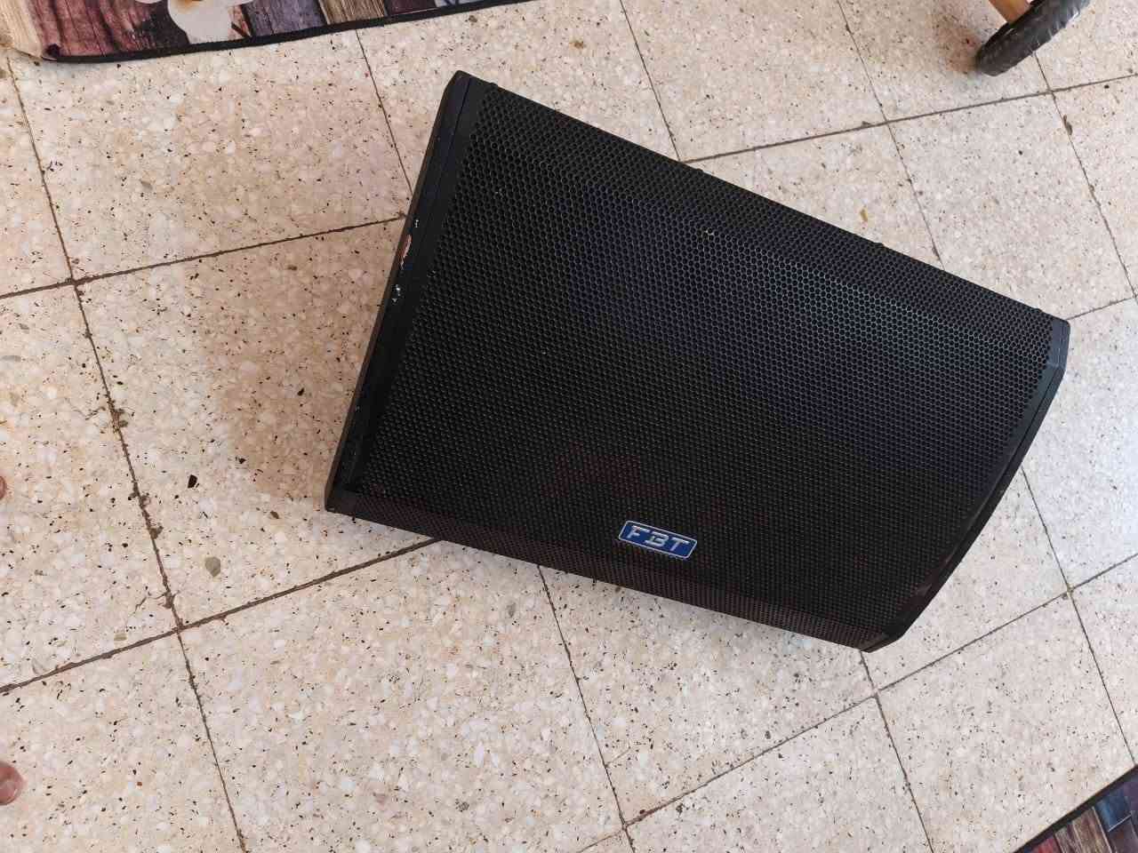سلام عليكم سماعه للبيع السعر 325 مكان بابل قرب لعلويه شريفه مايك سينهايزر الاصلي سعر  175
***********
سلام عليكم سماعه للبيع السعر 325 مكان بابل قرب لعلويه شريفه مايك سينهايزر الاصلي سعر  175
