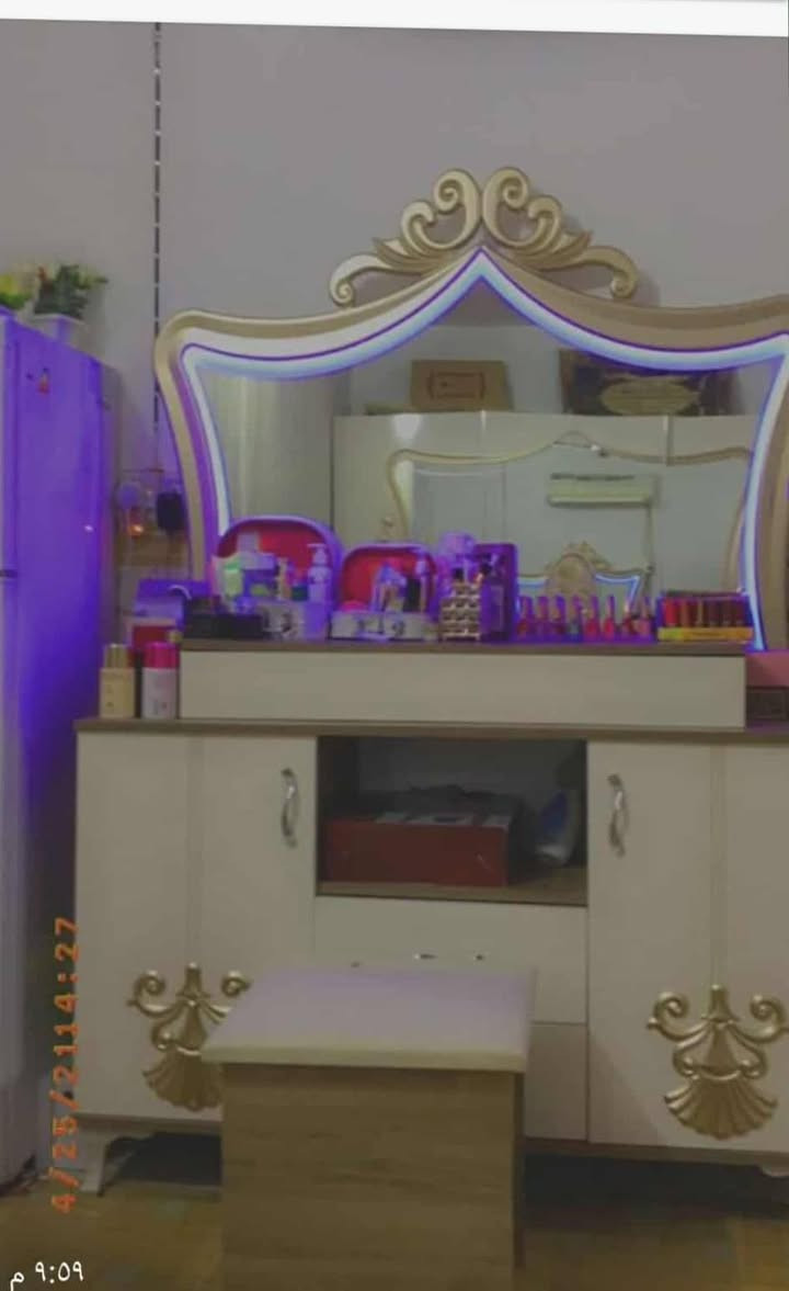 بيع مستعجل .. السعر ( 400 )
نظيفه جدا . امانه الله .النجف الاشرف .
***********
