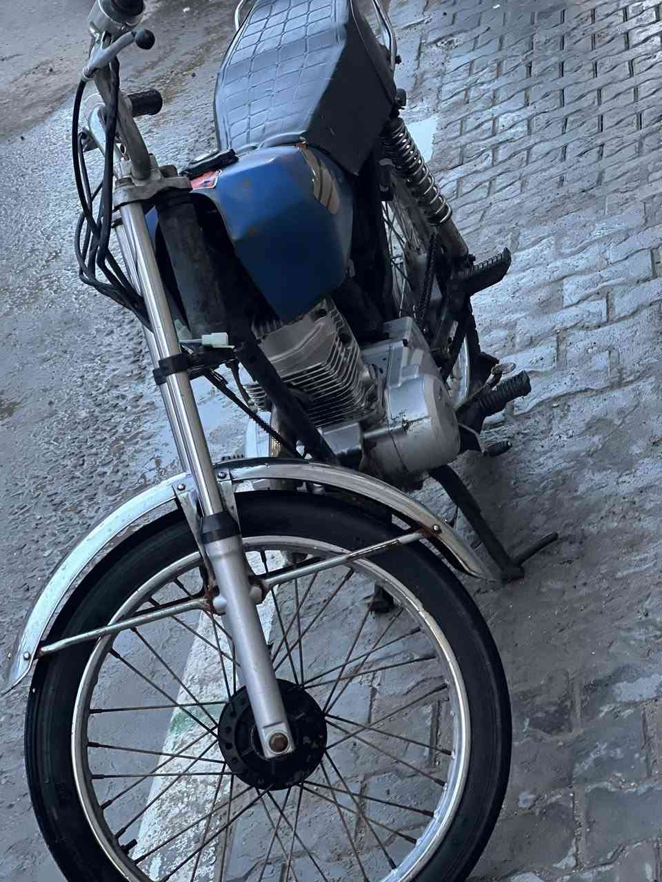 يراني نامه شلامجه ما مفتوحه دراجه حلوه وما متعوبه كامله رايدها ٤٥٠ وبيها مجال مكاني بصره معقل رقم الهاتف ***********
