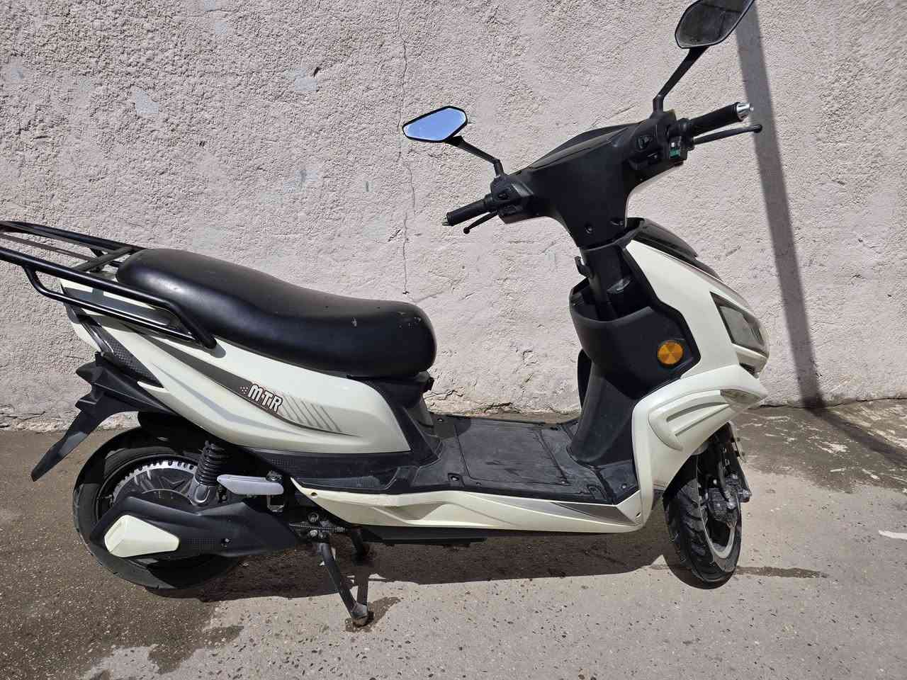راجة شحن سرعة ٨٠
بطاريات نص عمر 
بيهة نظام الرجوع للخلف
نضيفة مابيهة اي عيب 
كهربائيات كلهة شغالة لايت عالي ناصي لد 
سويجات 2
السعر 575
بغداد العطيفية قرب مستشفة القمة 
***********

