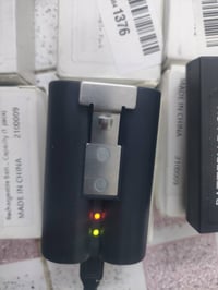 بطاريات قابلة للشحن • ٨ قطع • للبيع