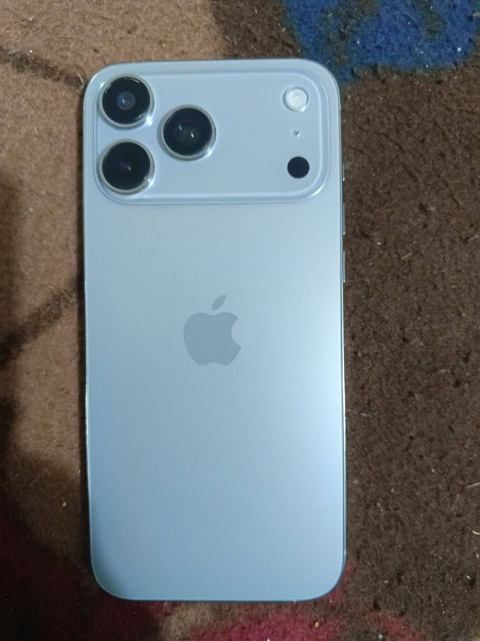 سلام عليكم ايفون 17 اماراتي  السعر ،300 رقم التليفون ***********
