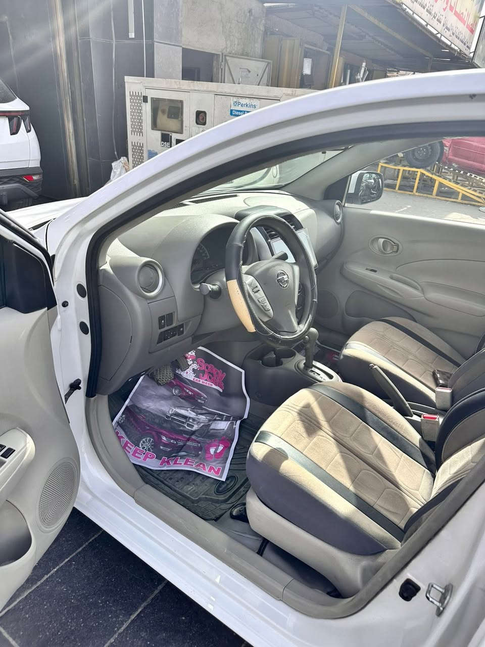 نيسان صني للبيع  موديل 2018 بيهه اجزاء بارد السعر ٩٨ وبيهه مجال  للتواصل ***********
