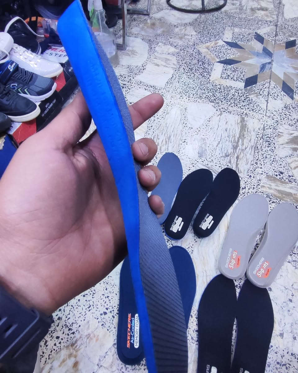 دبان ماركة SKECHERS أصلي اورجنال 
يوجد نوعين 
نوع سكجرز ارج فت مفيد جداً للأرجل المسطحة فلات فوت 
نوع سكجرز للأرجل المقوسه 
مفيد جداً للوقوف الساعات الطويلة.
والراحة والسعادة لأجلكم 

متوفر قياس من ٤٠ الئ ٤٦ 
السعر القطعه ١٠ ألف 
مكان كرادة داخل مجاور دايموند مول في فرع علاء حداد محل الإيطالي


**إذا كنت صاحب هذا الإعلان وتريد حذفه لأي سبب، رجاءا أرسل رسالة إلى الدعم الفني**