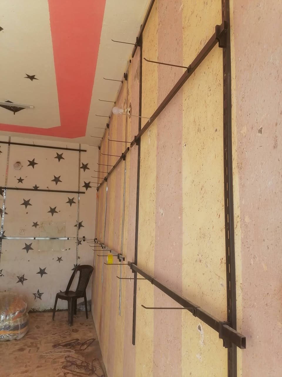 للبيع
ديكور محل ملابس كامل
شراي اتصل وتدلل***********
