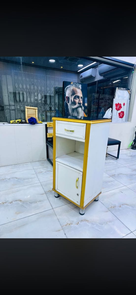 السلام عليكم مري ثنين نضيفات ولبصمه شغاله وميوزه ثنين نضيفات ومابيهن شي بغداد الدوره ***********
