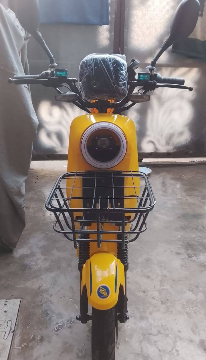 السلام عليكم دراجه شحن R9 فول مواصفات تحتوي على خمس بطاريات ليثيوم الاستفسار خاص او الاتصال على الرقم ***********
