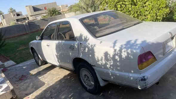 السلام عليكم 
من رخصه الادمن 
نيسان سدرك موديل ٩١
كير محرك  ملكه ٦سلندر 
شرط 
لا تنقيص ولا تبخير 
كهربائيات شغاله 
بيها وكاله عامه ام الباركود 
جامه اماميه جديده
تايرات بحاله جيده
………… 
عيبها  
بس بيها صوت بل درايم شفت الخلفي
سعرها ١٥ وبيها مجال حك الجيه 
مكاني صلاح الدين قضاء الضلوعيه 
***********
