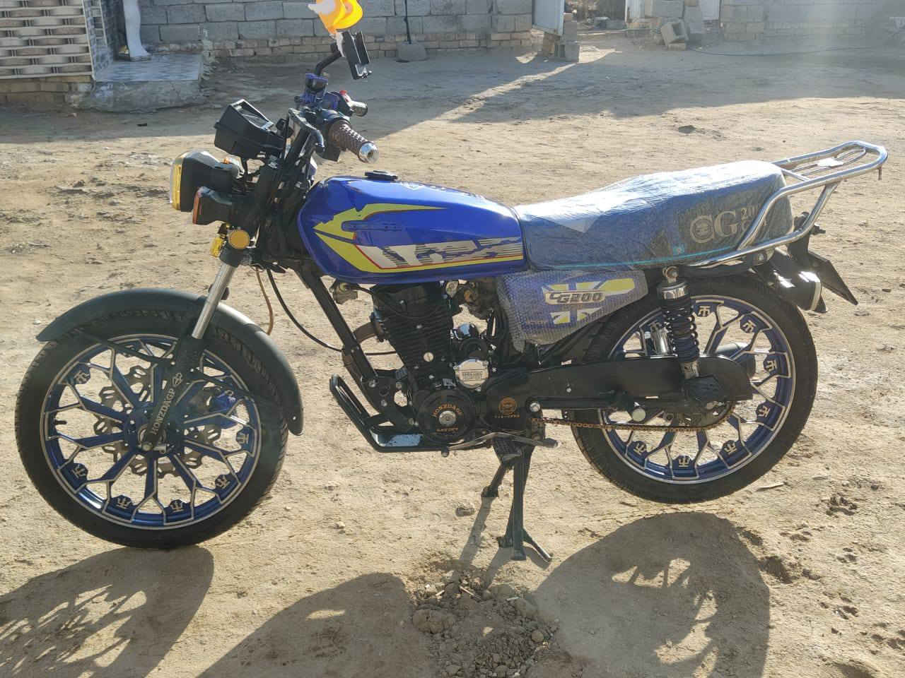 سيفان . 25. محرك 200
ماناقصه شي 
مكاني ديوانيه 
السعر 800وبيهه مجال للشراي بيه خير ويدلل
***********
