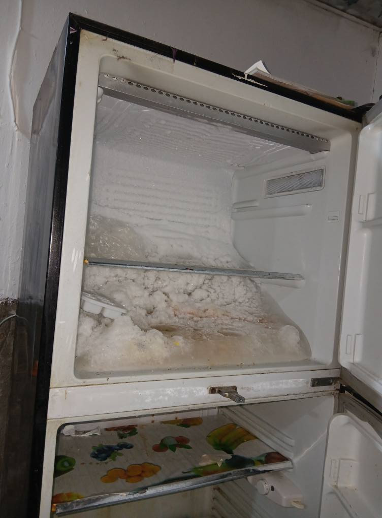 ثلاجه هيروا حجم كبير ٢٨ قدم تجميد خير من الله ابلادية ماداخله تصليح شرط الفحص نظيف مثل ماموضح بلصور تجميد فول الفول السعر ١٨٥ الف مع مجال جدا قليل للشراي *********** النجف, العراق
