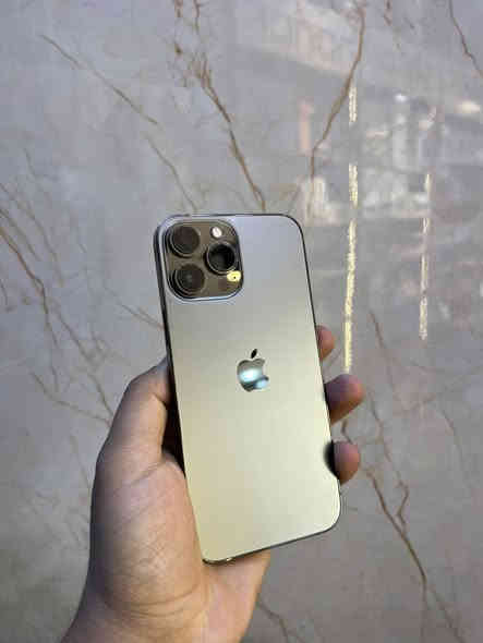 ايفون 13promax
ذاكرته 512
بطاريه 83 بلاد
جهاز نضافته 100/100
مكفول على وضع شركه 
فقط فقط مستبدل شاشه اصليه كلش 
السعر 600 الف بي مجال كلش بسيط
عنواني. بغداد ***********
