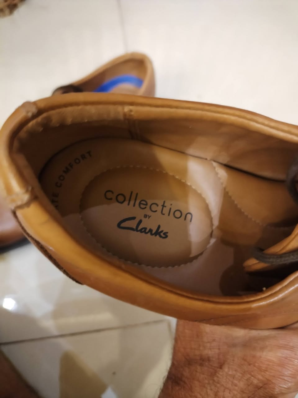 حذاء رجالي ماركة Clarks غير مستخدم قياس ٤٢ السعر ٥٠ ألف الغزاليه شارع مدير الأمن للاستفسار *********** أو ***********
