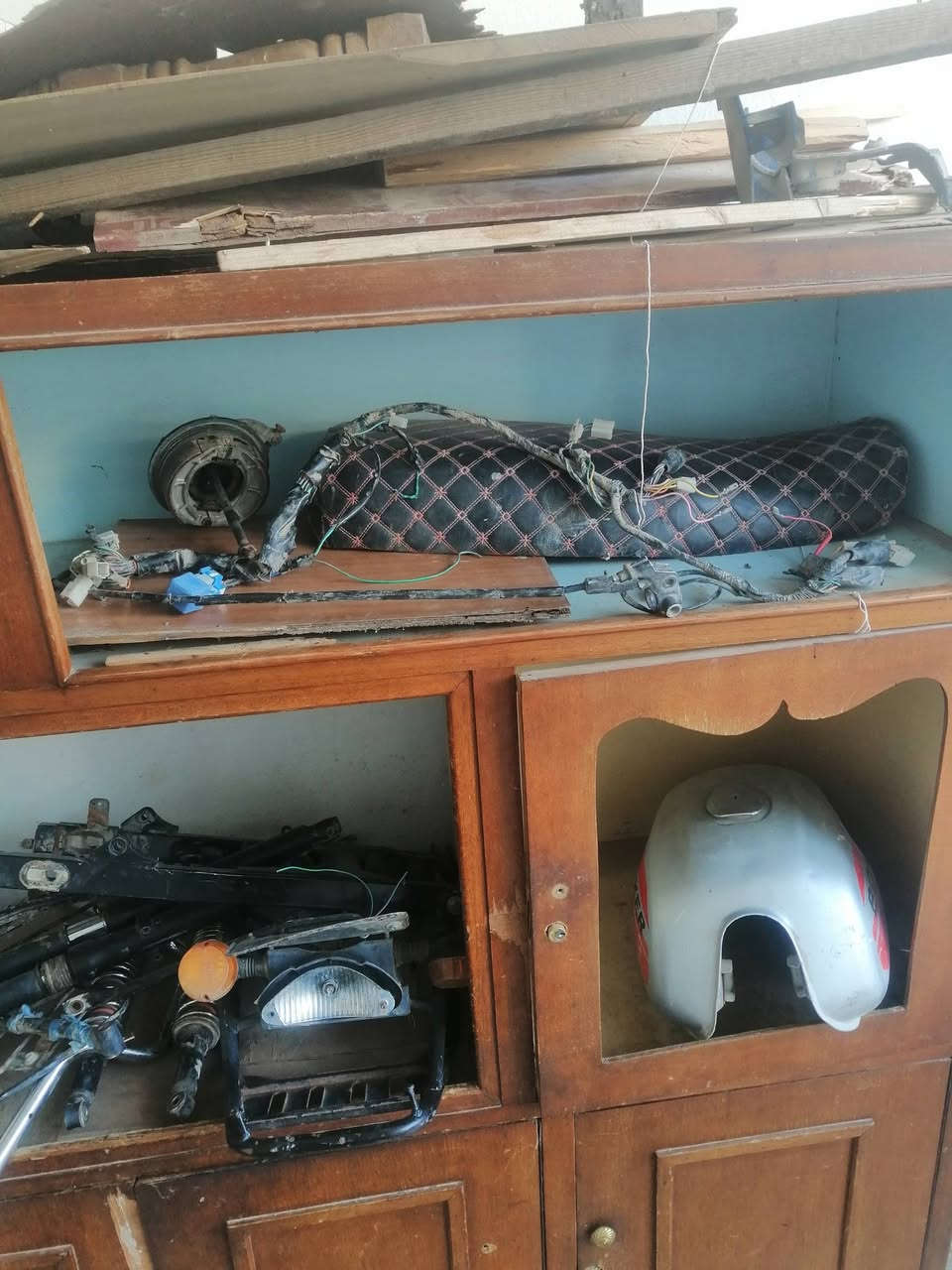 بوكسر مديل ٢٠٢٢
أوراق اصوليه

نقص محرك فقط

***********
