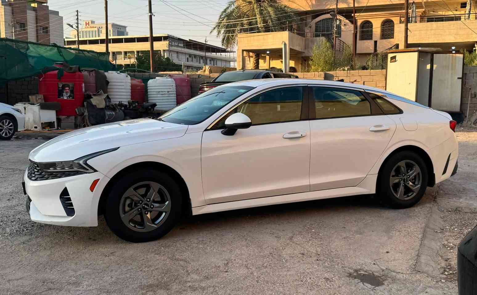 سلام عليكم
كيا كي فايف موديل 22 هزه جديده ورقم دولي جديد
رقم معوقين وكاله مباشر من المعوق 
بصره حادثه مثل ما بصور بدون ايرباك
بصمه ردارات نقطعه عمياء شاشه كاربلي
لايتات زينون تشغل عن بعد 
146ورقه
***********
