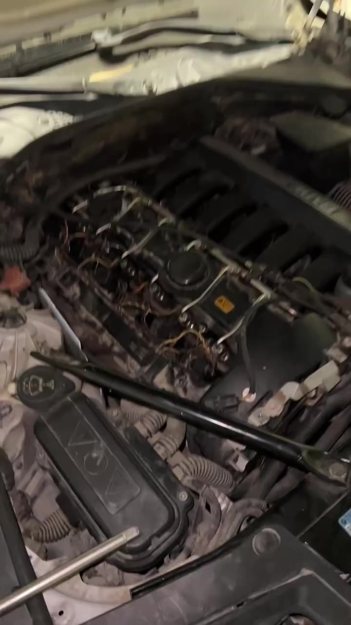 Service.Car
BMW F10 N53
بعد ماوصلتنا بكرين تم باشرنا بفحصها  تم تشخيص المشاكل 
تلف 3 بخاخات injector 
ومجولين ignition coil 
مشاكل بخطوط البخاخات 
تركيب فيش بالخطأ. قطوعات باسلاك التغذية
تم إصلاح المشاكل وتبديل القطع التالفة 
حلت حلت مشكلة السيارة وعادت إلى وضع الوكالة
انتظرونا   بيوم التسليم
Service.Car 
كرادة المسبح اول فرع بعد كراج 2000 شارع مجمع الشركات مقابل شركة نيسان
***********
***********
