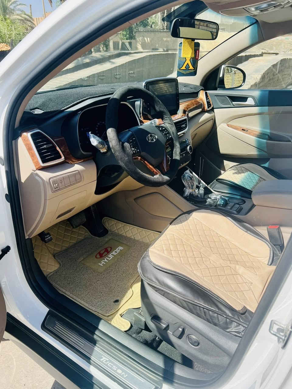 سلام عليكم توسان 2020 فول موصفات مكفوله من الصبغ عده مكانين بارد صغار  موجود ماشيه ٤١ الف موصفات جلد كراسي ٢ كهرباء كامره حساس بانوراما رقم بابل الجديد كير محرك مكفول 
مكانها بابل  /205  وبيها مجال 
***********
