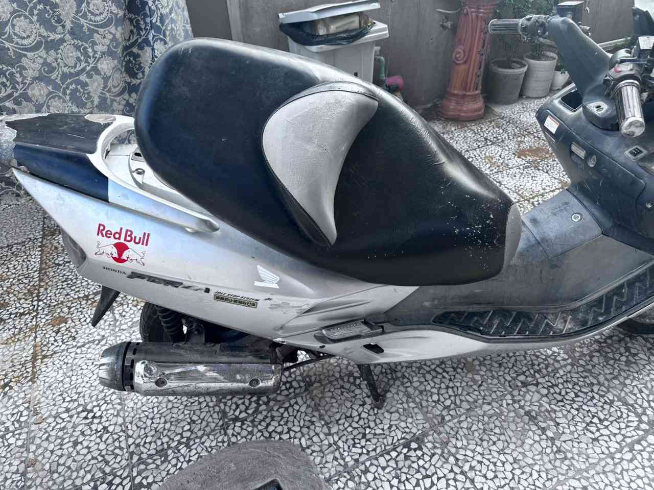 فورزة 06 للبيع ب 600 الف
الكفر نضيف مثل الصور كامله ما ناقصها شي 
مكاني نجف حي النداء ***********
