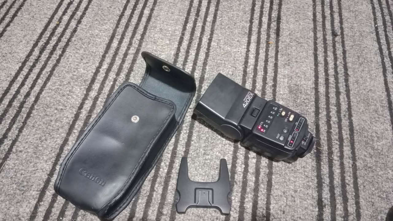 بيع مستعجل او مراوسه ب نيكون ونطي فرق 
كانون فايف دي مارك تو 
زوم 75-300
رام 
بطاريه 
شاحنه 
جنطه 
فلاش خارجي


**إذا كنت صاحب هذا الإعلان وتريد حذفه لأي سبب، رجاءا أرسل رسالة إلى الدعم الفني**