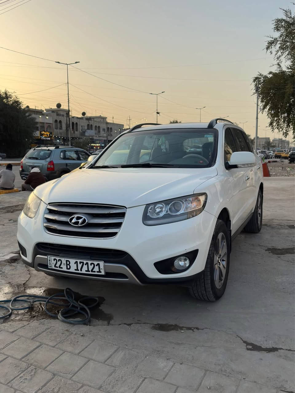 السلام عليكم 
سنتافيا 2012 خليجي رقم اربيل تحويل مباشر هزه جديده
فول مواصفات 
4 سلندر
7 راكب
3 قطع تبريد
بصمه
فتحة سقف
كامرا
جلد
كشنات كهرباء
كشنات جلد 
حساس خلفي 
السياره جاهزه وبدون اي نقص وحيل جديده عارضها ب155 وبيها مجال 
بيها جاملغ امامي صبغ فقط بدون ضرر اثر شخوط
 رقمي *********** بغداد, العراق
