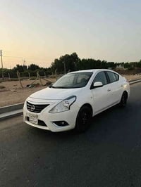 نيسان صني هندي للبيع  موديل 2021 ماشية حوالي 140 السياره حلوه وجديده م...