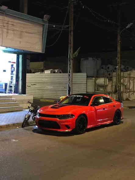 للبيع 
دوج جارجر دايتونا فول مواصفات
بيهه جاملغ و بنيد تبديل مع حافه باب الصدر صبغ و الباب كلير فقط 
الموديل 22 اصل 19 
المحرك 5.700 8V
السياره جديده 
رقم بصره حره باقيه ع استلام سنويه و رقم 
المواصفات:
نسخه دايتونا 
•نقطه عمياء
•حساسات خلفيه 
•شاشه كبيره زئبقيه
•ويل دايتونا اصلي بلادي
•فتحه سقف (سلايت)
•قماره  اسود بلادي 
مع شعار صندوق دايتونا 
•مقاعد رياضه مع جلد الفاخر 
وشعار دايتونا بالمقاعد
•المقاعد الاماميه كهربائيه
•ذاكره خزن وضعيات الجلوس
(ميموري)
•المقاعد الاماميه تدفئه وتبريد
•المقاعد الخلفيه تدفئه
•ستيرن كهربائي
•تدفئه ستيرن
•محدد سرعه
•كامره خلفيه
•تشغيل عن بعد
•مرايا متحسسه الاضاءه العاليه
• شفتات ستيرن

• دخول ذكي (بصمه)
• ⁠السعر 185بيهه مجال ماكو هيج سعر
• ⁠
الاتصال 
***********
