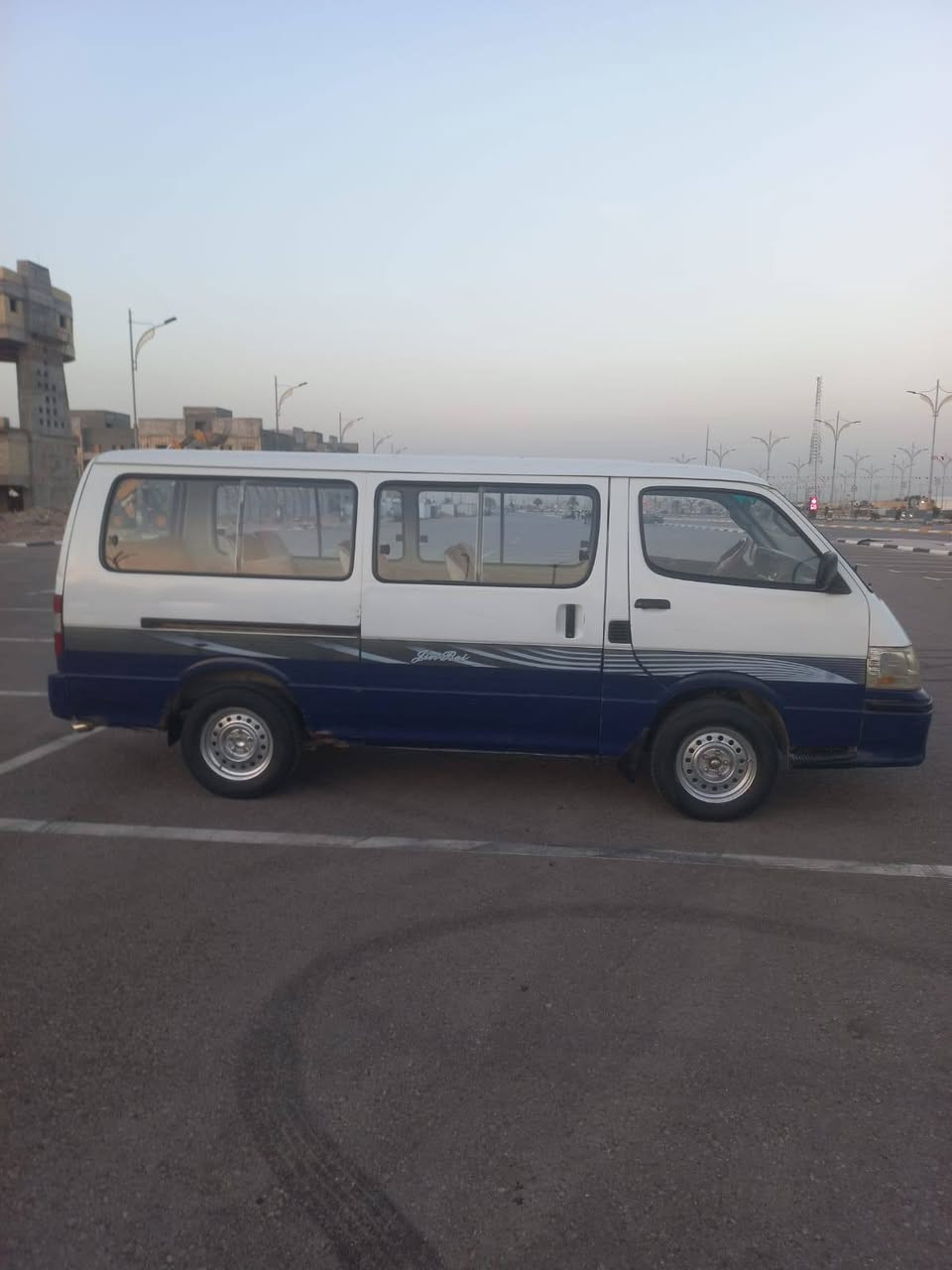 سلام عليكم
جنبي شرطيه ٢٠١٤ مكينه كير اكسل مكفول
تخم تاير خط ابيض جديد
سياره بيها خياسات بل دواير وبيها طخه بلحجل
مكاني بغداد شهداء البياع
***********
إياد الشويلي
