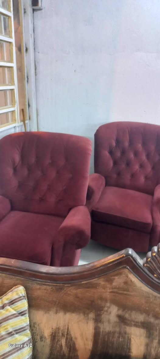 بعون الله تعالى تم وصول انواع الدواوين والطخامه الباله الخليجي العنوان..العمارات الجديده مقابيل العمارات الملح للاستفسار واتساب ***********
