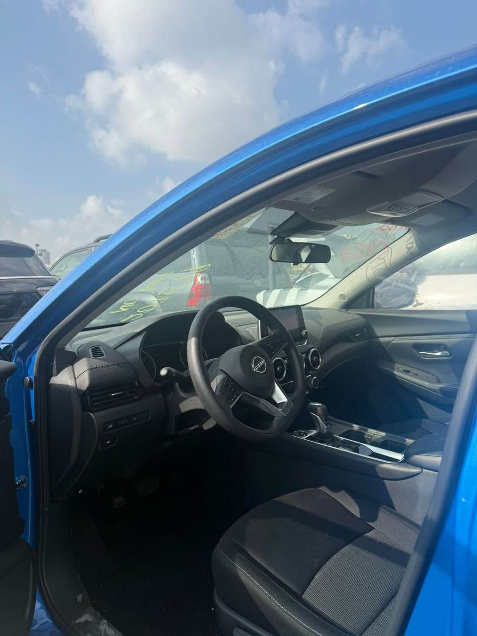 السلام عليكم من رخصة الادمن المحترم 
للبيع سنترا ( 2025 ) SV لون ازرقّ جويتي 
              ( حالياً في دبي ) 
حادث فقط صندوق ودعامية بدون ايرباك
وياهه صندوق ودعامية نفس اللون وبراكيت وروس براكيت 
( بدون تصليح ) 
ماشية 3000 زيرو 
السعر ( 98 ) ورقة بدبي 
نقل وكمرك ورقم اربيل تكلفة ( 38 ) ورقة 
***********
مكاني بغداد القادسية بغداد, العراق
