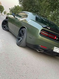 جالنجر موديل 2018  SXT معروفه مواصفات السياره  رقم بغداد بسمي  ماشيه 9...