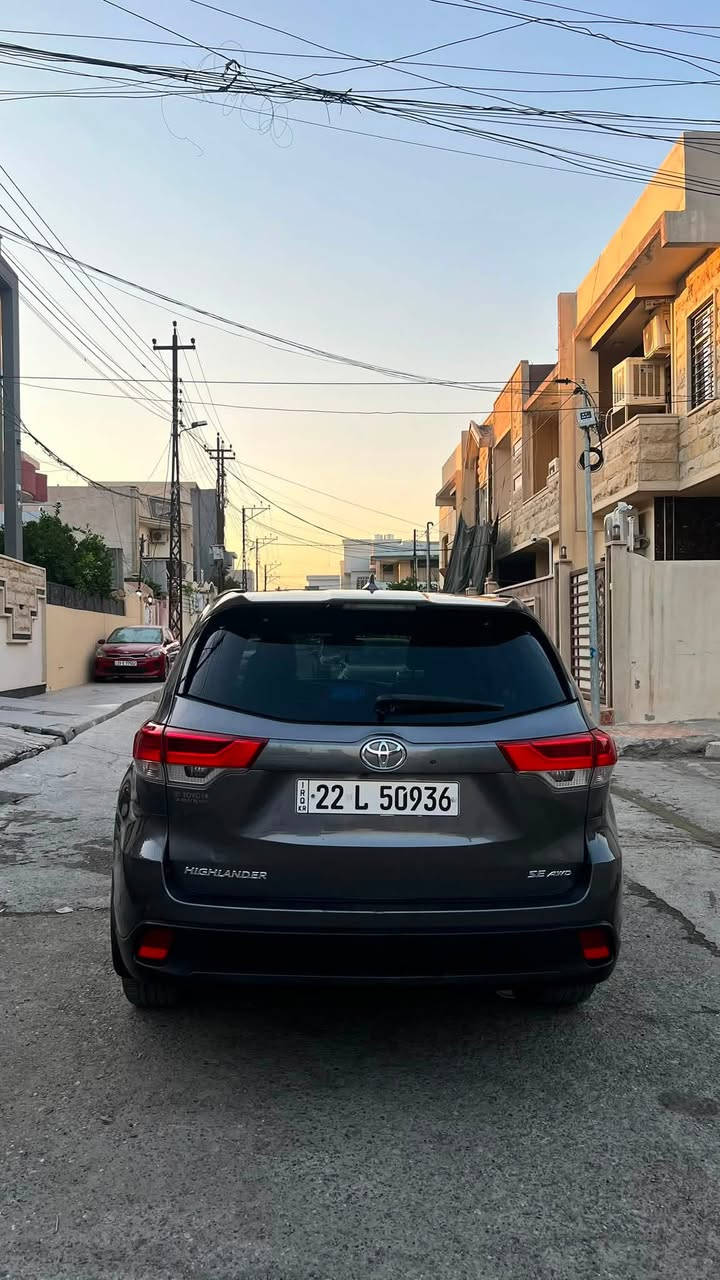 للبيع | تويوتا هايلاندر SE موديل 2018
🔹 فئة SE 

🔹مقاعد VIP

🔹 محرك 6 سلندر (V6)

🔹 دفع رباعي (4WD)

🔹 فتحة سقف

🔹صندوق كهربائي

🔹بصمة

🔹تشغيل عن بعد 

🔹تبريد خلفي 

🔹التحكم على المنحدرات 

🔹نوافذ كهربائية 

🔹كشافات ضباب 

🔹 تدفئة مقاعد 

ضررها قطعه واحدة (بونيد) 

للتواصل على الخاص أو الاتصال واتساب 

***********
