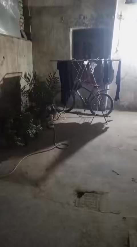 دار ١٠٠م للبيع الواجهه٥م والنزال ١٥ جاهز للسكن الكوفه حي الصدر الثالث الطابو زراعي سند ٢٥ مكلف بالنشر الاتصال على الرقم ***********مع عرصة زراعي ١٠٠م الواجهه ٥ والنزال ١٥ م شارع المطار شارع السيد عقيل الياسري ثاني قطعه عن ركن الشارع  إقرار محكمه مع الدار أعلاه  ثاني يوم من تاريخ البيع
