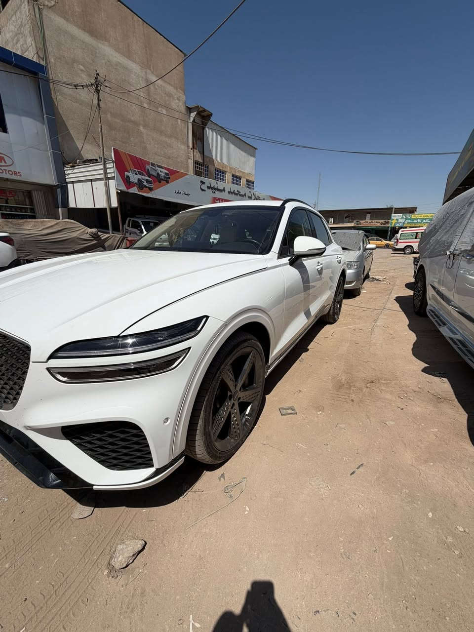 السلام عليكم للبيع جنسس GV70 ستة سلندر 3500 توين تيربو فول مواصفات 2024حادث موضح بلصور السيارة موجودة في كربلاء بسعر مناسب جدا الاتصال ***********
