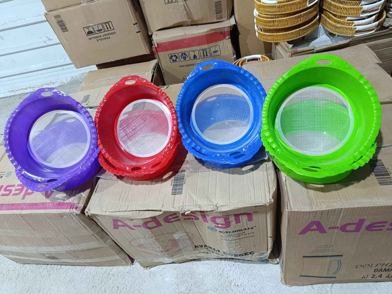 منخل الحجم الكبير قياس 30سانتيم  الدرزن ب8000الاف والتوصيل مجاني داخل الديوانية والجميع محافظات العراق  اقل طلب 10درزن  كميات مفتوحه الئ الاصحاب المجمعات والمولات  اتصال ع ***********
