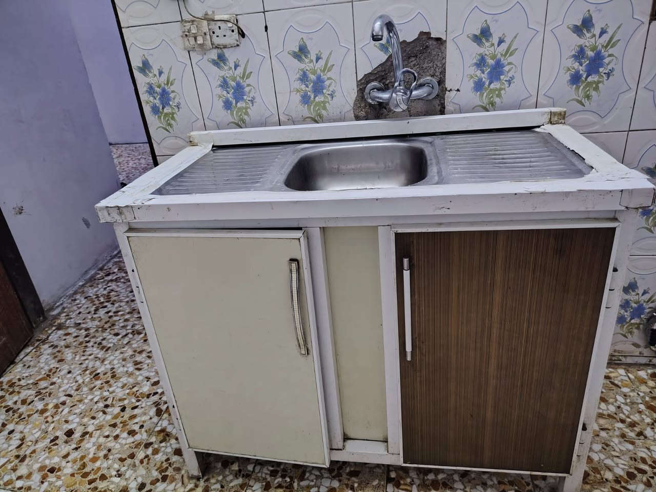 كاونتر وسنك 175بيً مجال ملحق 50بي مجال


**إذا كنت صاحب هذا الإعلان وتريد حذفه لأي سبب، رجاءا أرسل رسالة إلى الدعم الفني**