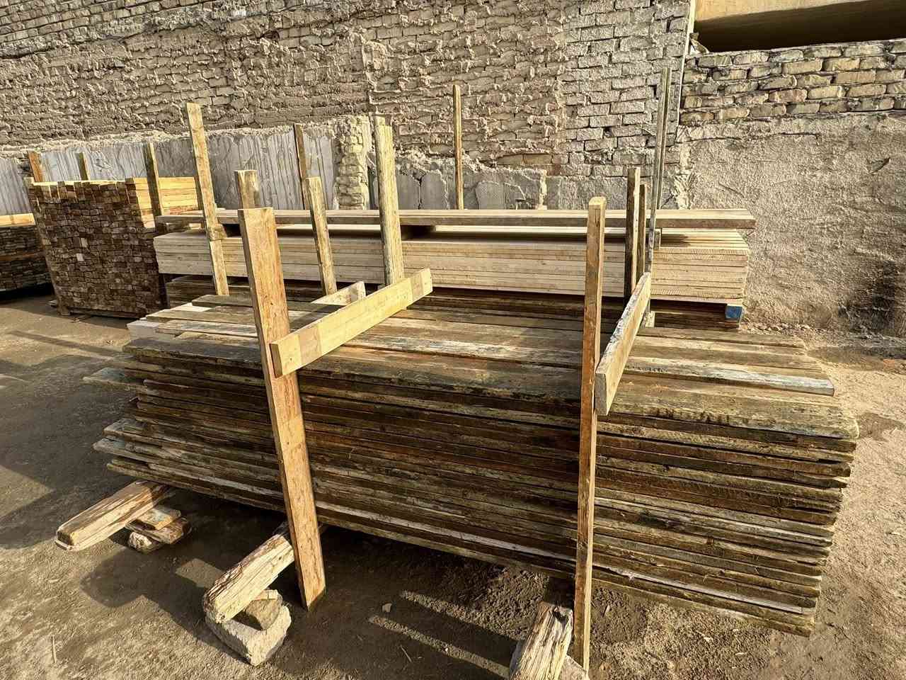 قالب خشب روسي انج تارس نظيف
العدد 6    مكعبات    للبيع

العنوان حله شارع 80 قرب مطعم ثابت 

الهاتف *********** - ***********
