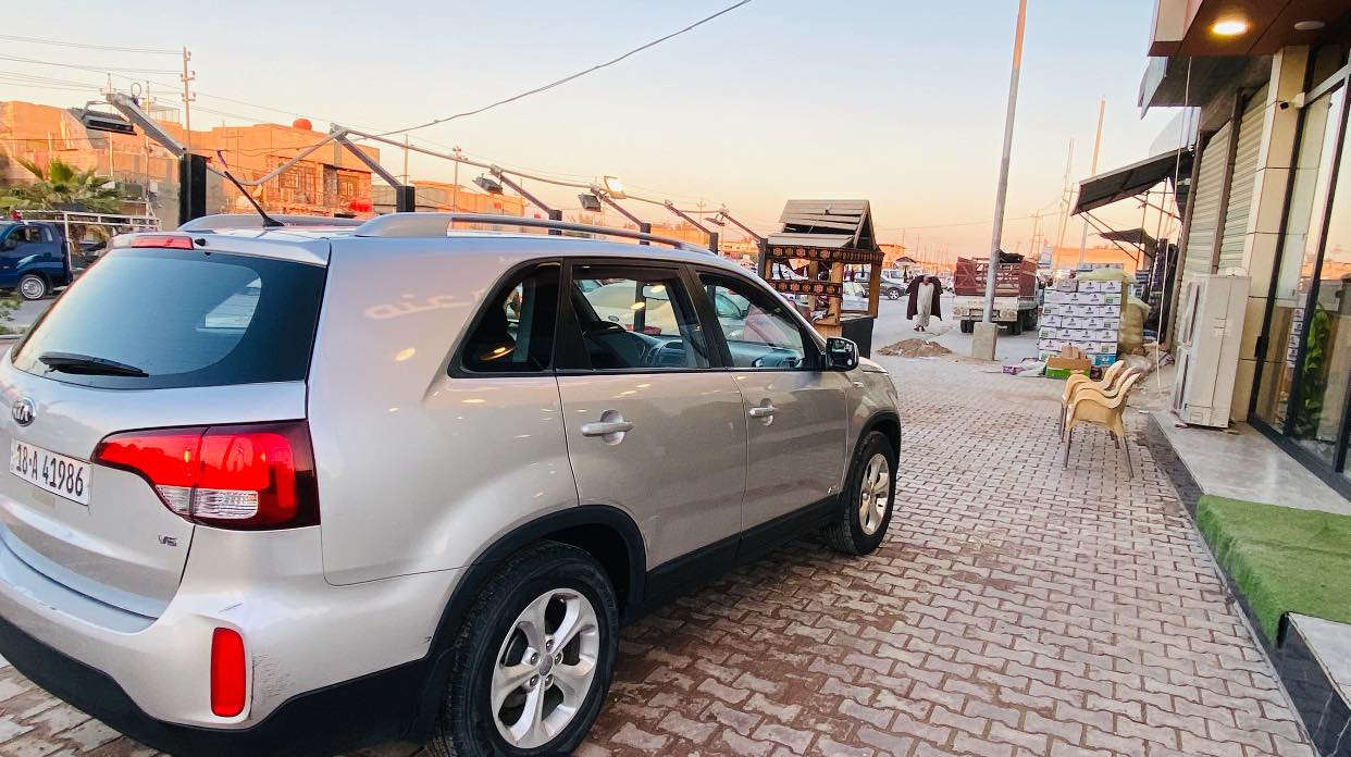 السلام عليكم..للبيع نقداً سياره كيا سورنتو موديل ٢٠١٣ مكينه v6 خليجي رقم بابل مكفوله كفاله عامه ماشيه ٢٠٩الف بدون اي نقص يذكر السعر ١٥٠ ——***********
