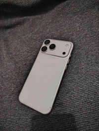 17ماكس ذ٢٥٦  الشريحة الإلكترونية eSIM ٦٥ دورة شحن ضمان . ب١٩٥٠ مليون و...