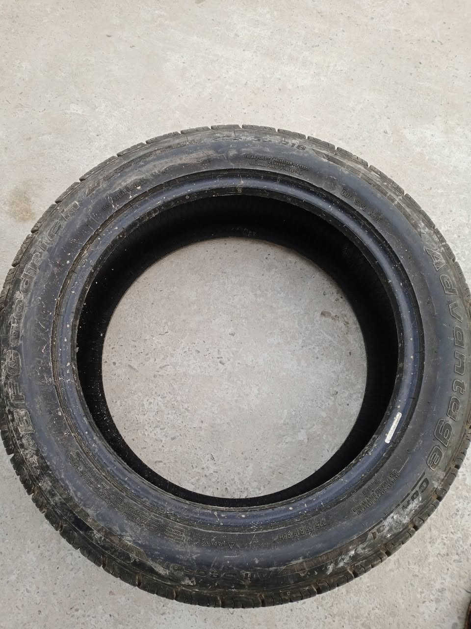 السلام عليكم تايرات جيب لاريدو بيهن اسبير جديد منازل وبيهن استعمال بسيط للبيع  رقمي ***********
