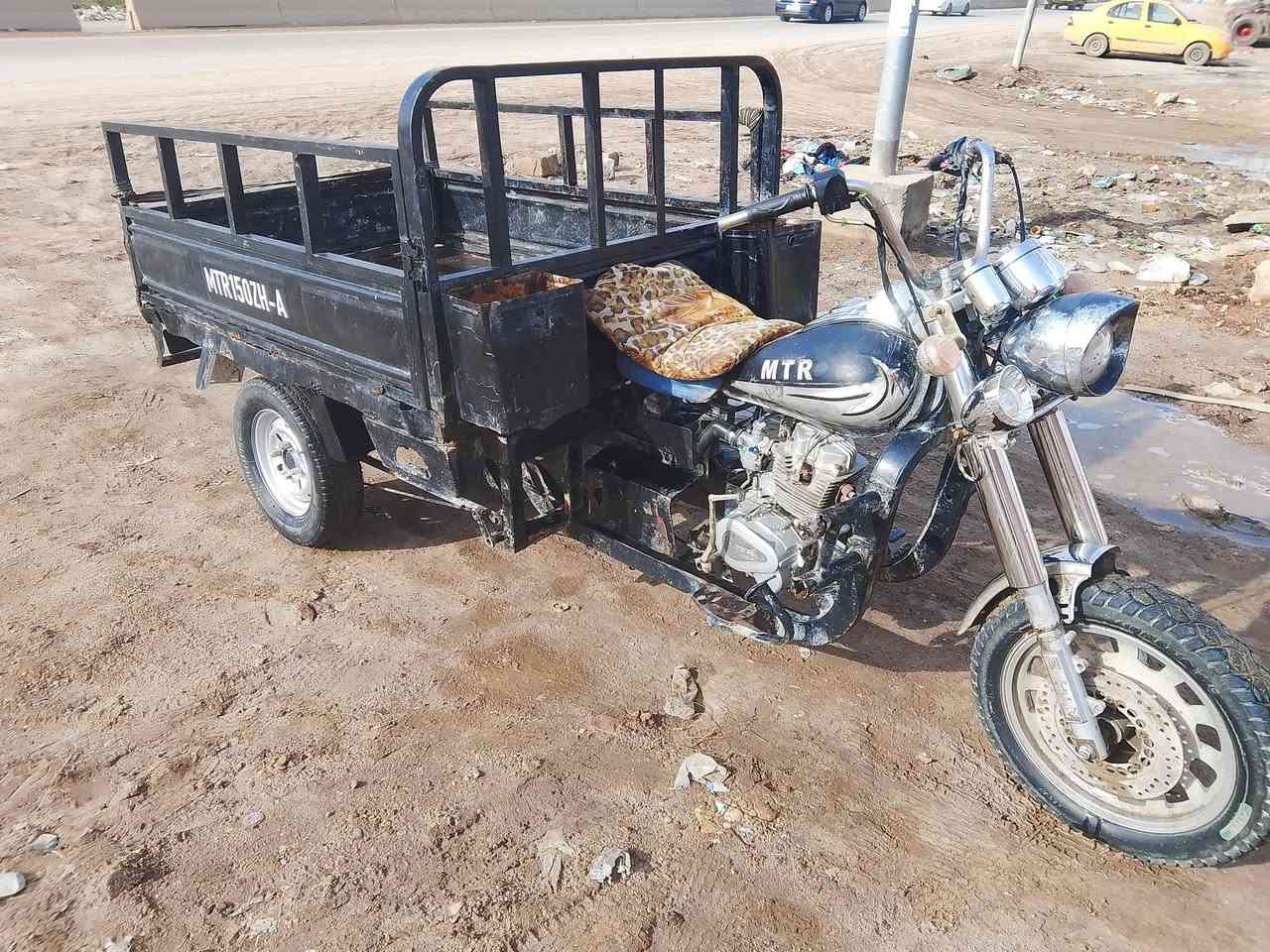 السلام عليكم عندي ستوته امتيار البيع كسن صقر مكاني دوانيه حي الزيتون سعره 650 وبيه محال ***********
