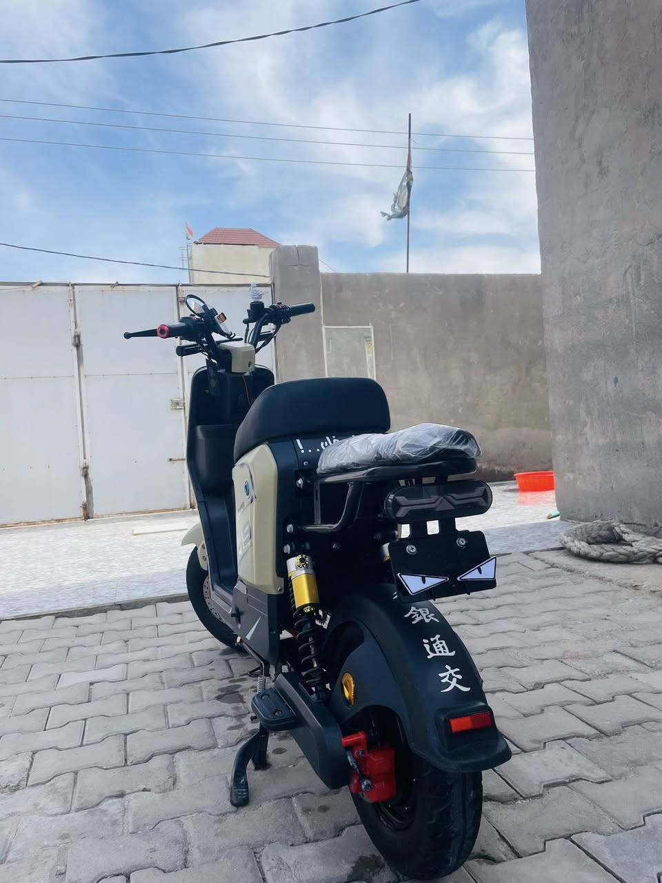 دراجه شحن/R9
موديل/2025

22/أمبير 

كفاله عامه من اي شي كلشي شغال أشاير يمناا يسره بعدهي بتراب الشركه

لايت عالي ناصي سماعه بلاتوث 

البصره/الهارثه

السعر خاص/***********
