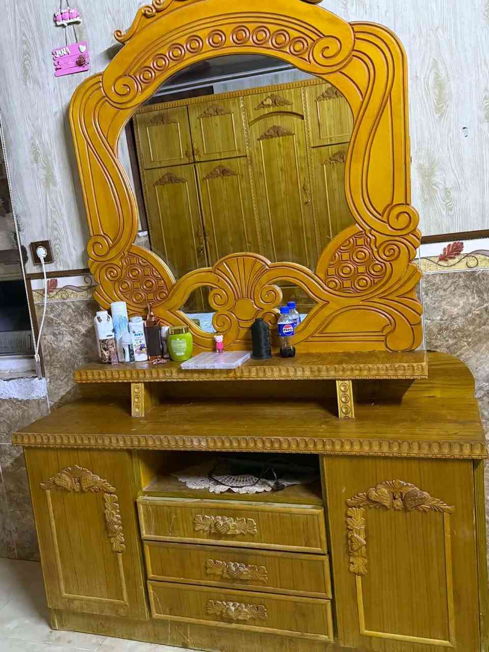 غرفه للبيع خشب عراقي مابيه أي عيب
نتواجد فقط على الرقم ***********
