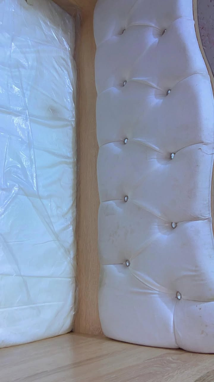 سلام عليكم جربايه اطفال للبيع 
هيه ودوشك جديده حته دوشك بجيس ؟


**إذا كنت صاحب هذا الإعلان وتريد حذفه لأي سبب، رجاءا أرسل رسالة إلى الدعم الفني**