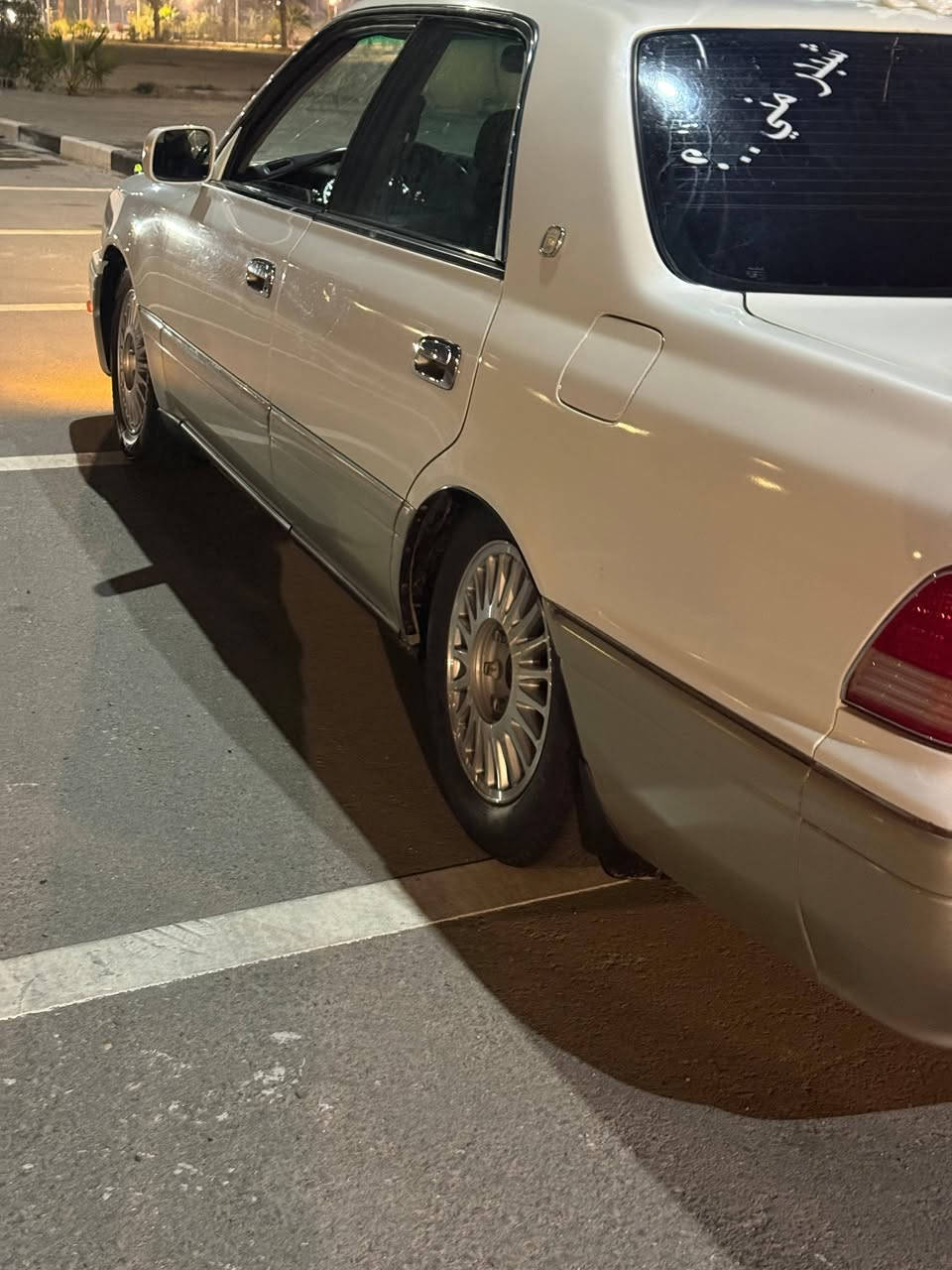 السلام عليكم سياره راس الثور فلات موديل 1997 سياره مكفوله من الكص والنقل والعيب الشرعي سياره فول مواصفات ما عدا التبريد القطعتين سيدي 12 كرستال اصل فتحه السياره ما عوزها برغي حداديه زيرو رقم بصره راعيها موجود سنويه لل 28 التبريد ويا تشغيل السويج منضومة زنون شاشه كار بلي سياره مال جناي مو بياع شراي  رقمي *********** للاستفسار مكاني بصره زبير
