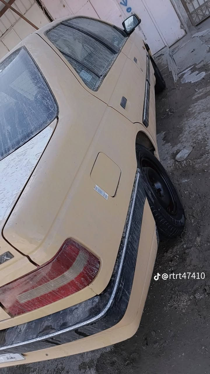 بيجو جيلكس موديل 12 مكينة بيها خيط بخار لا ضربة ولا تبديل سنوية ماساقطة.ماعليها غرامات بس 60  ابيع بدون السعر 18 قفل مكاني حلة ***********
